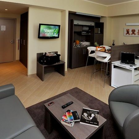 Chc Business Residence Γένοβα Δωμάτιο φωτογραφία