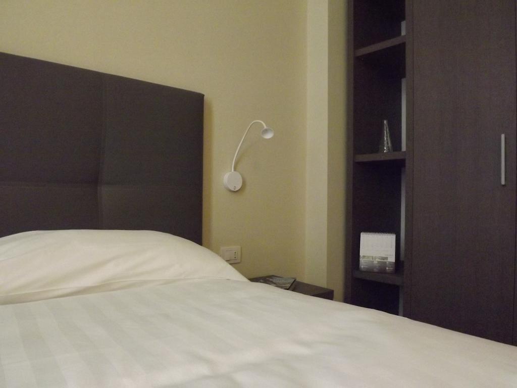 Chc Business Residence Γένοβα Δωμάτιο φωτογραφία